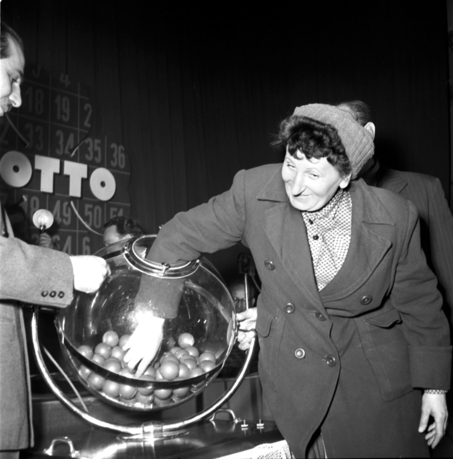  A lottó első heti sorsolása   - 1957